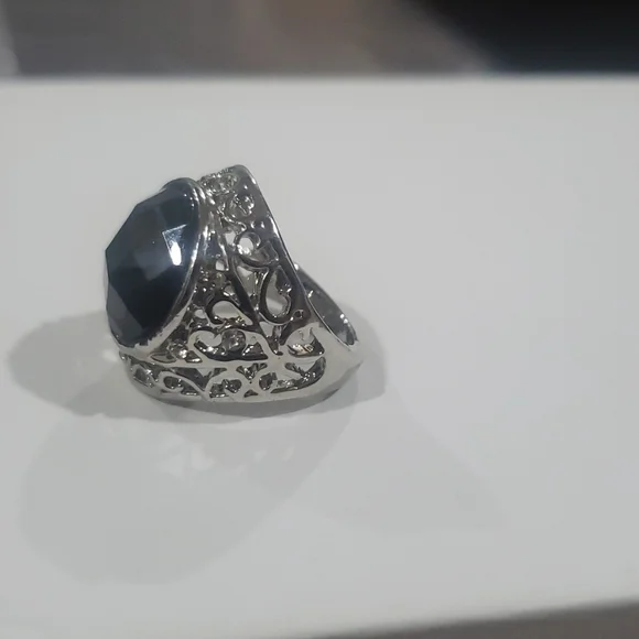 Ring size 6.5 Black - Picture 7 of 9